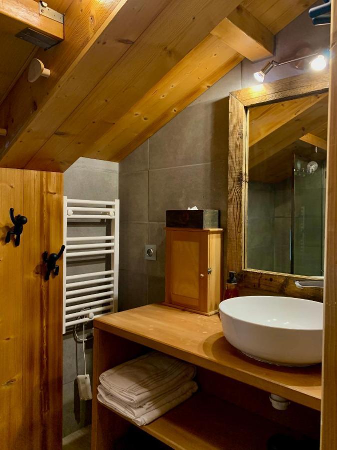 Appartement Avec Jacuzzi Dans Chalet Prive, Grande Terrasse, Parking Gratuit Les Houches Luaran gambar